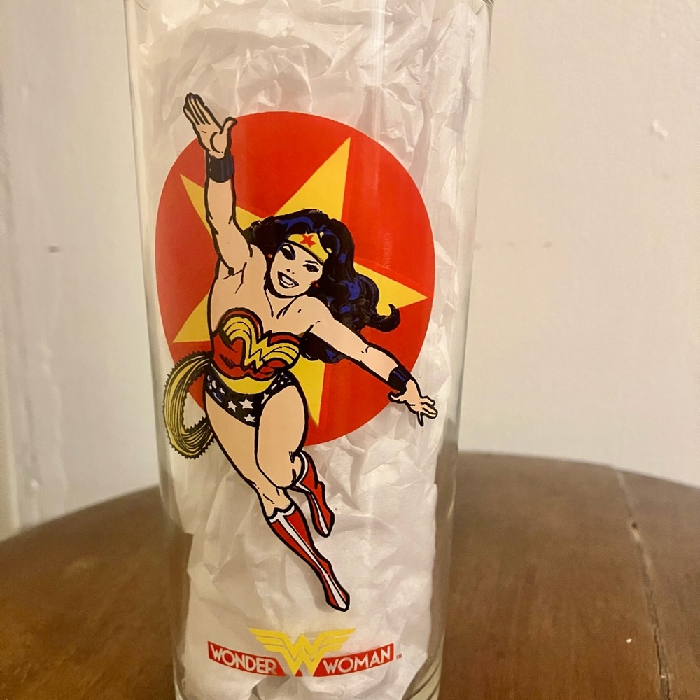 Vintage Wonder Woman Glass Tumbler